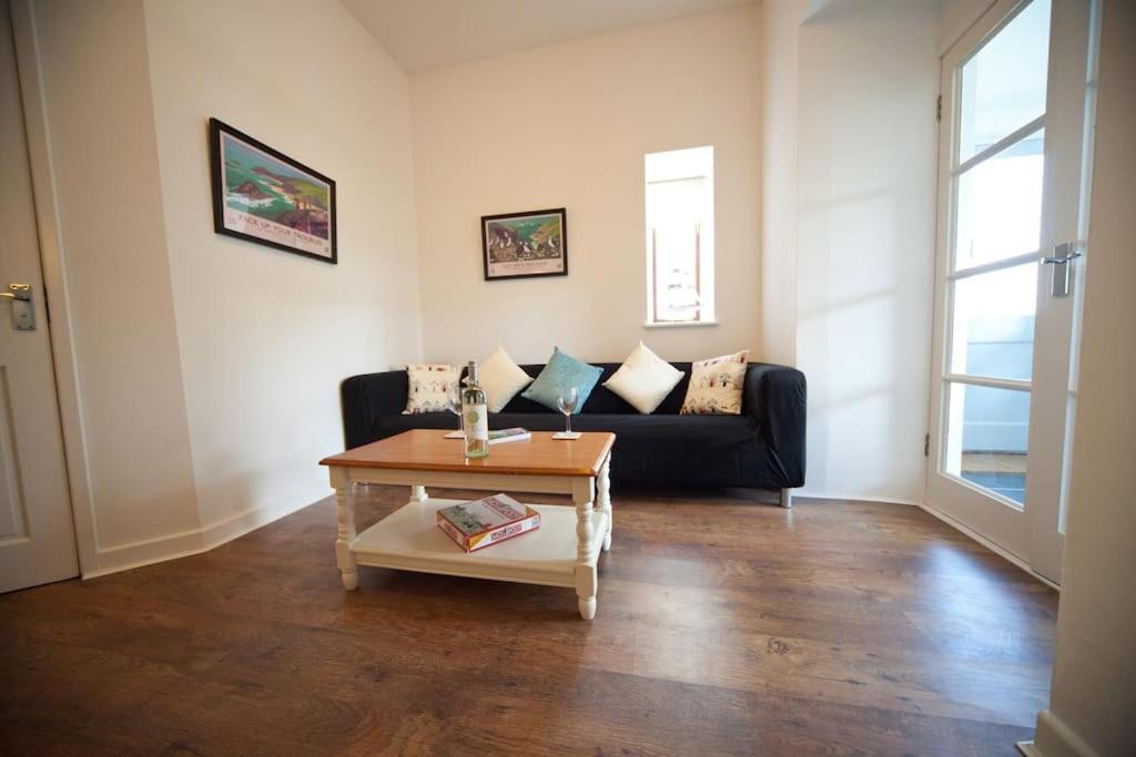 Pembrokeshire Apartment Goodwick Dış mekan fotoğraf